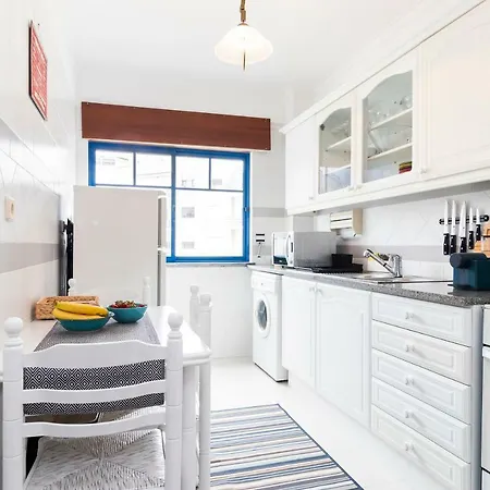 Om Free Caparica Beach House Ii * Кошта-да-Капарика